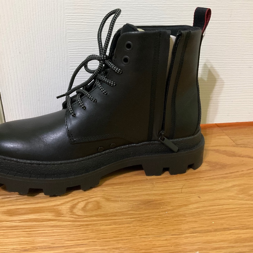 Hugo Boss boots - Picture 4 of 6